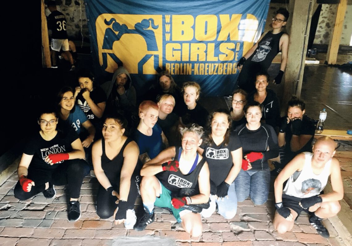 boxgirls-box-club-berlin group photo