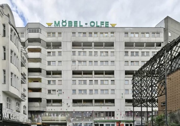 moebel olfe queer bar kottbusser tor berlin kreuzberg